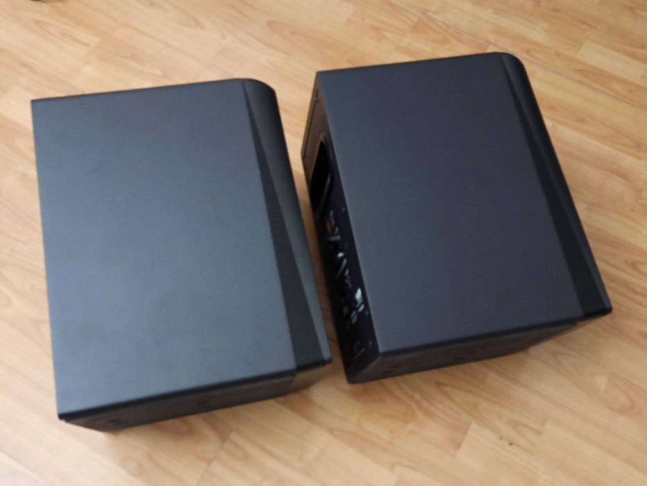Monitores de Estudio JBL LSR 2328P
