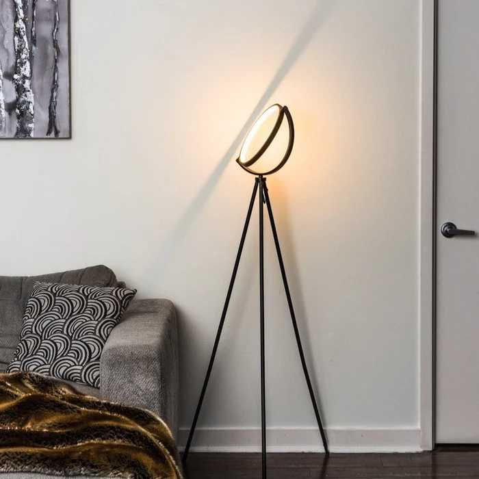 Halo Floor Lamp - Cadeeiro de sala contemporâneo