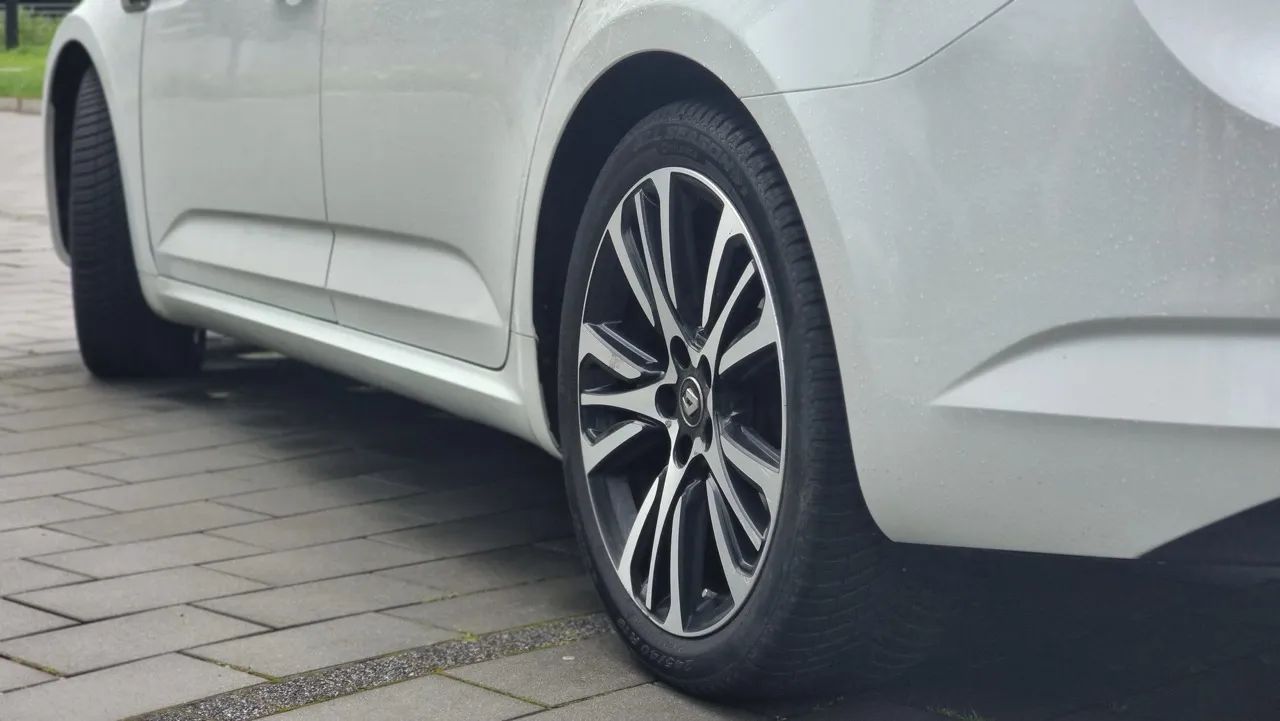 Renault Talisman Renault Talisman Initiale Paris - Najwyższa wersja i wyposażenie