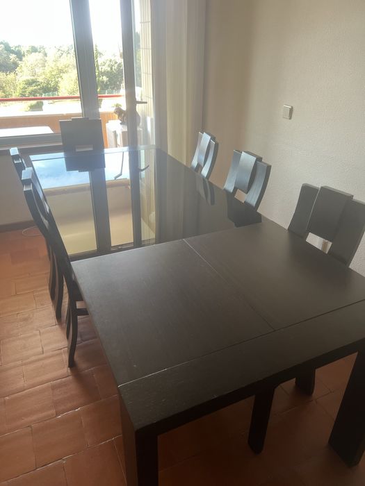 Mesa e 6 cadeiras
