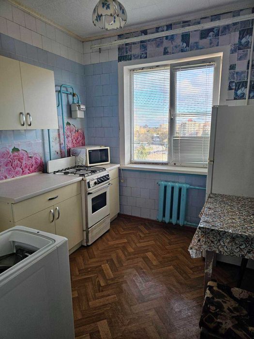 Оренда двокімнатної квартири з окремими кімнатами. Сади-1.