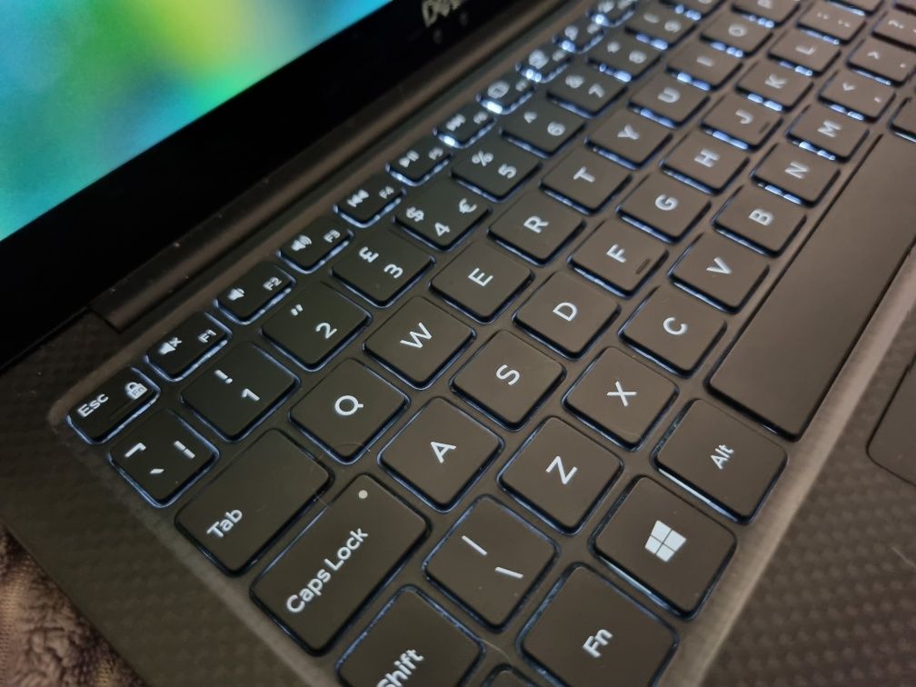 Laptop ultrabook Dell XPS 13 9370 i5 16gb SSD 256 DOTYK 4K 100%SRGB