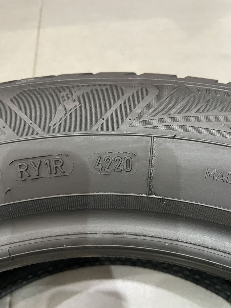 195/60 R15 Goodyear Vector 4seasons