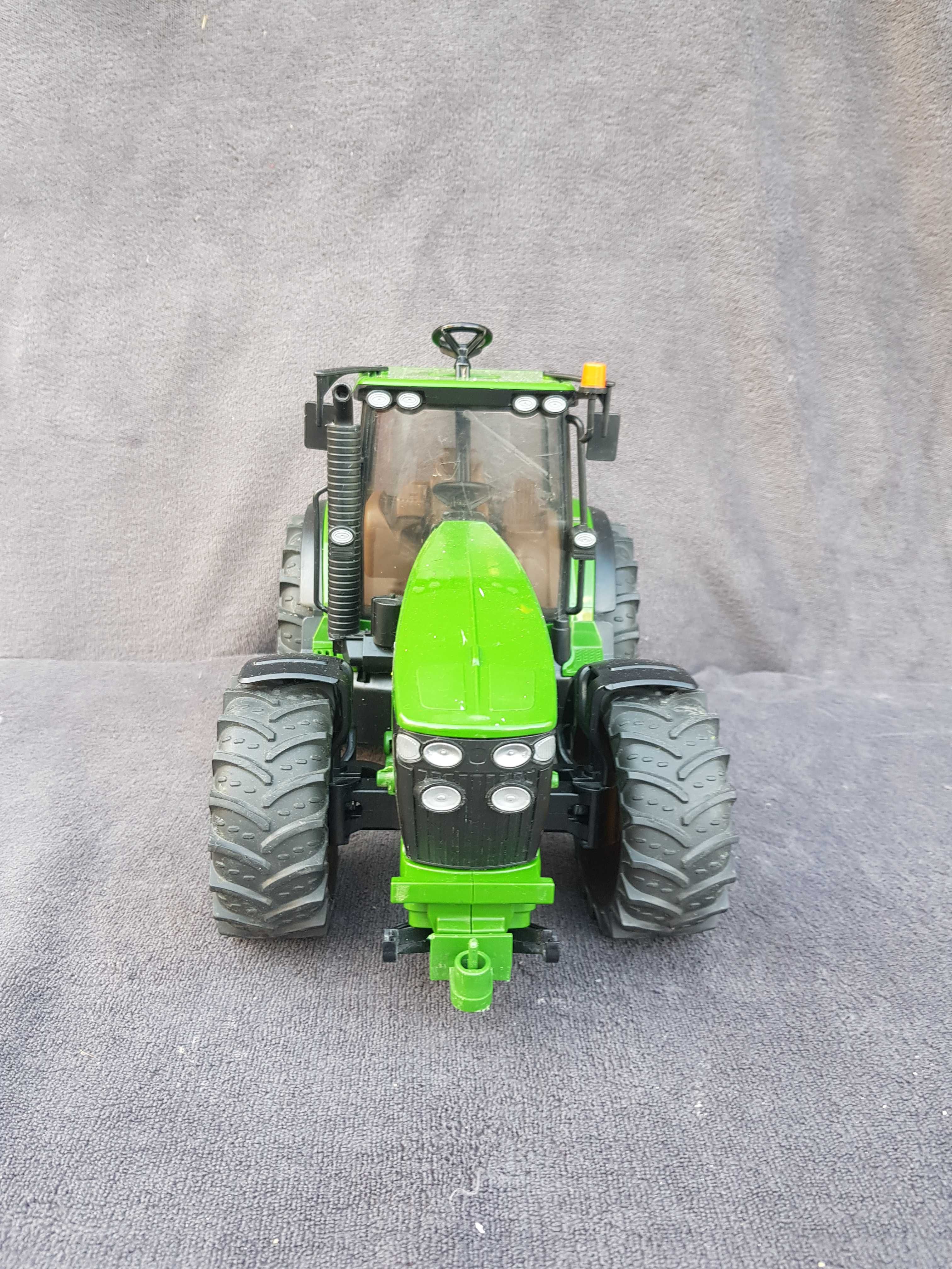 Bruder Traktor John Deere 7930
