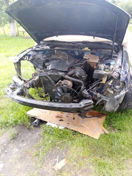 Продам б5 1.6 бензин 1999р можливий обмін на мото