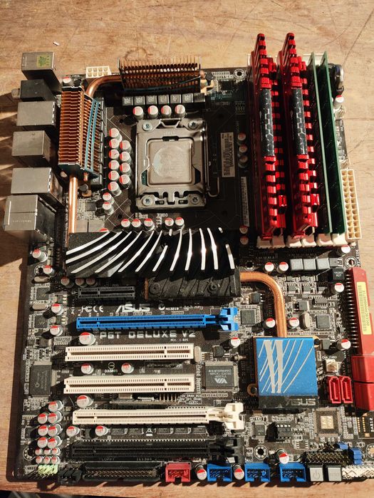 Asus P6T Deluxe V2 + I7 920+ 24GB DDR3