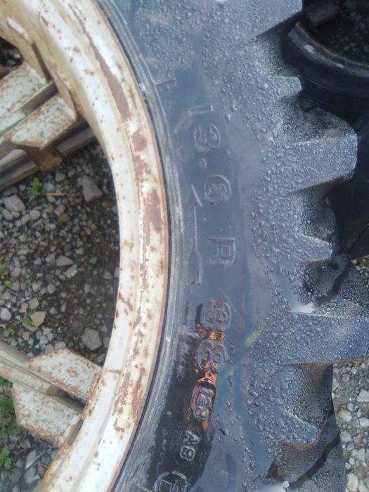 Koła blizniaki 13,6R38