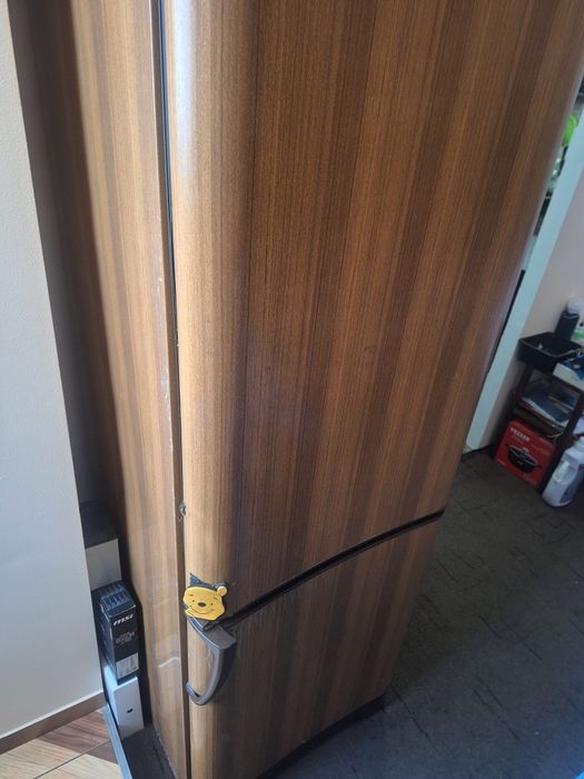 Робочий холодильник