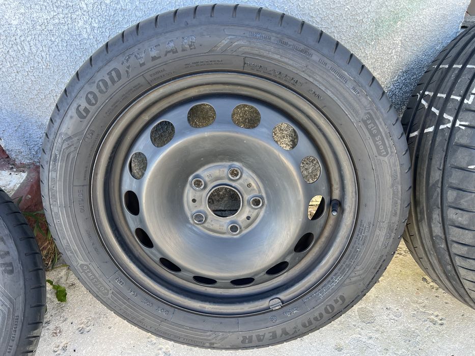 комплект шин Goodyear Eagle Sport 2 з дисками 6Jx16H2, ET48