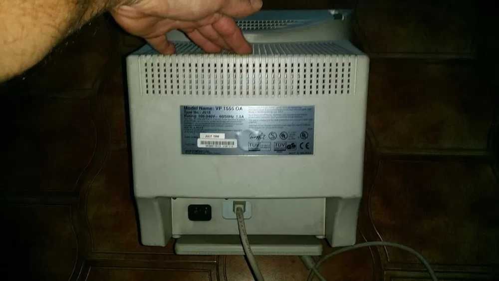 CRT 15 Polegadas - A FUNCIONAR