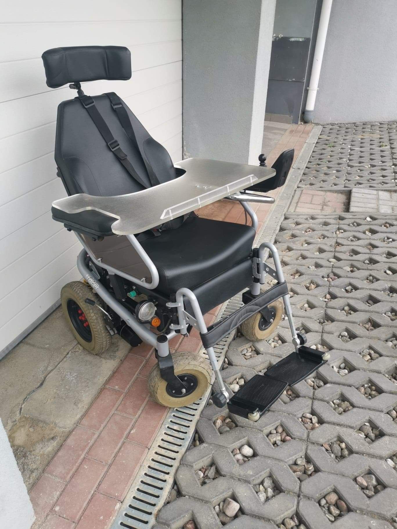 Wózek inwalidzki  elektryczny TRACER