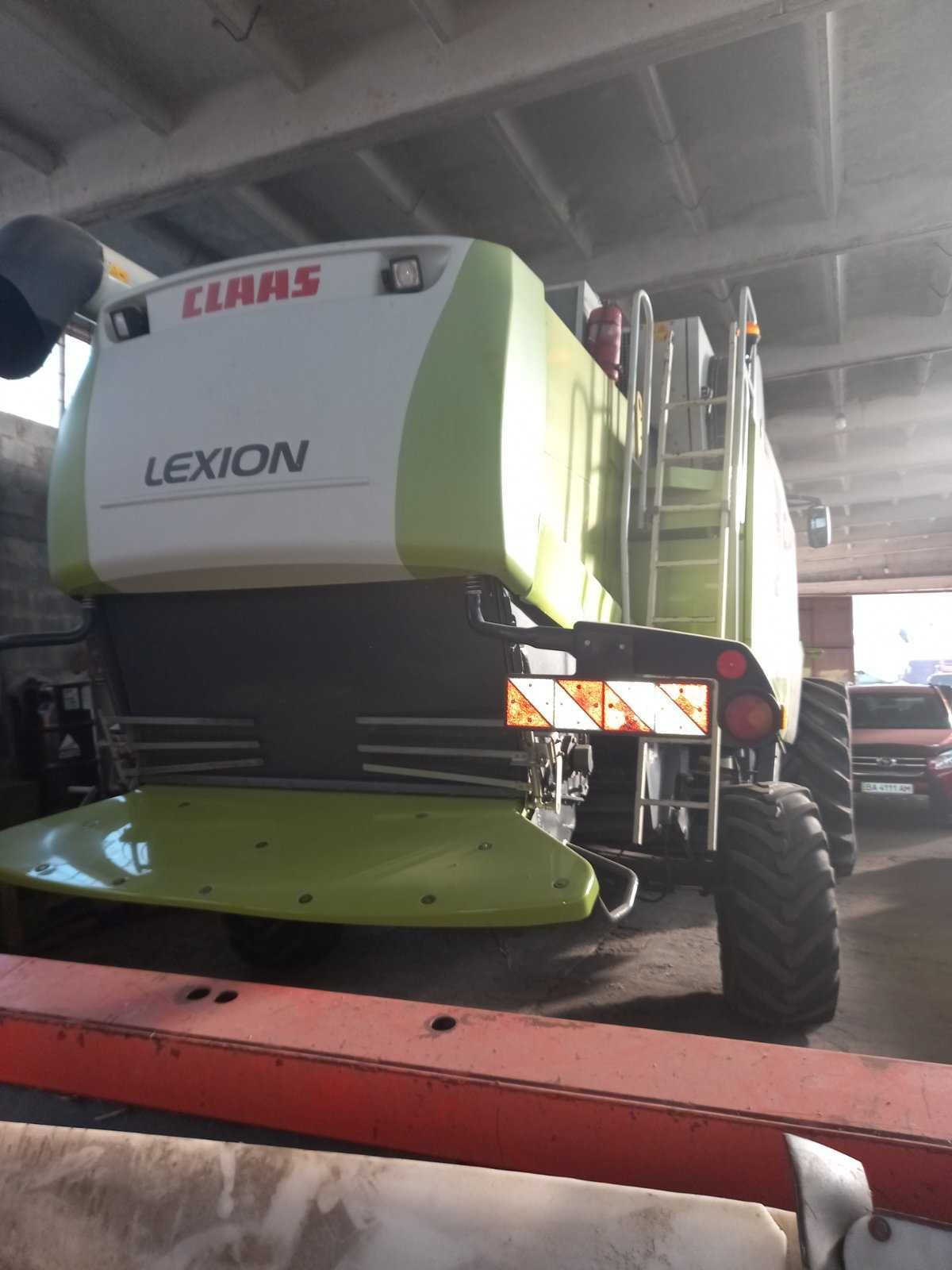 Комбайн зернозбиральний CLAAS LEXION 560