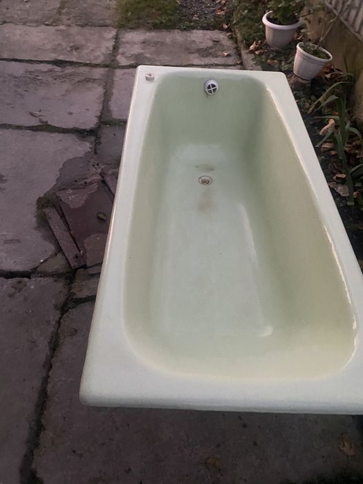 Продам ванну чугунна розмір 150 х 70