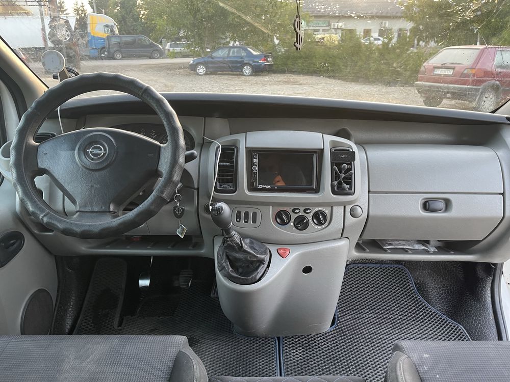 Opel Vivaro 2004