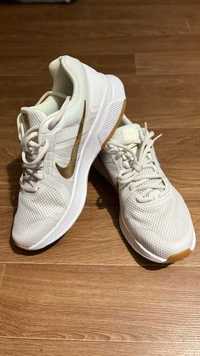 Кросівки  Nike (43 р.)