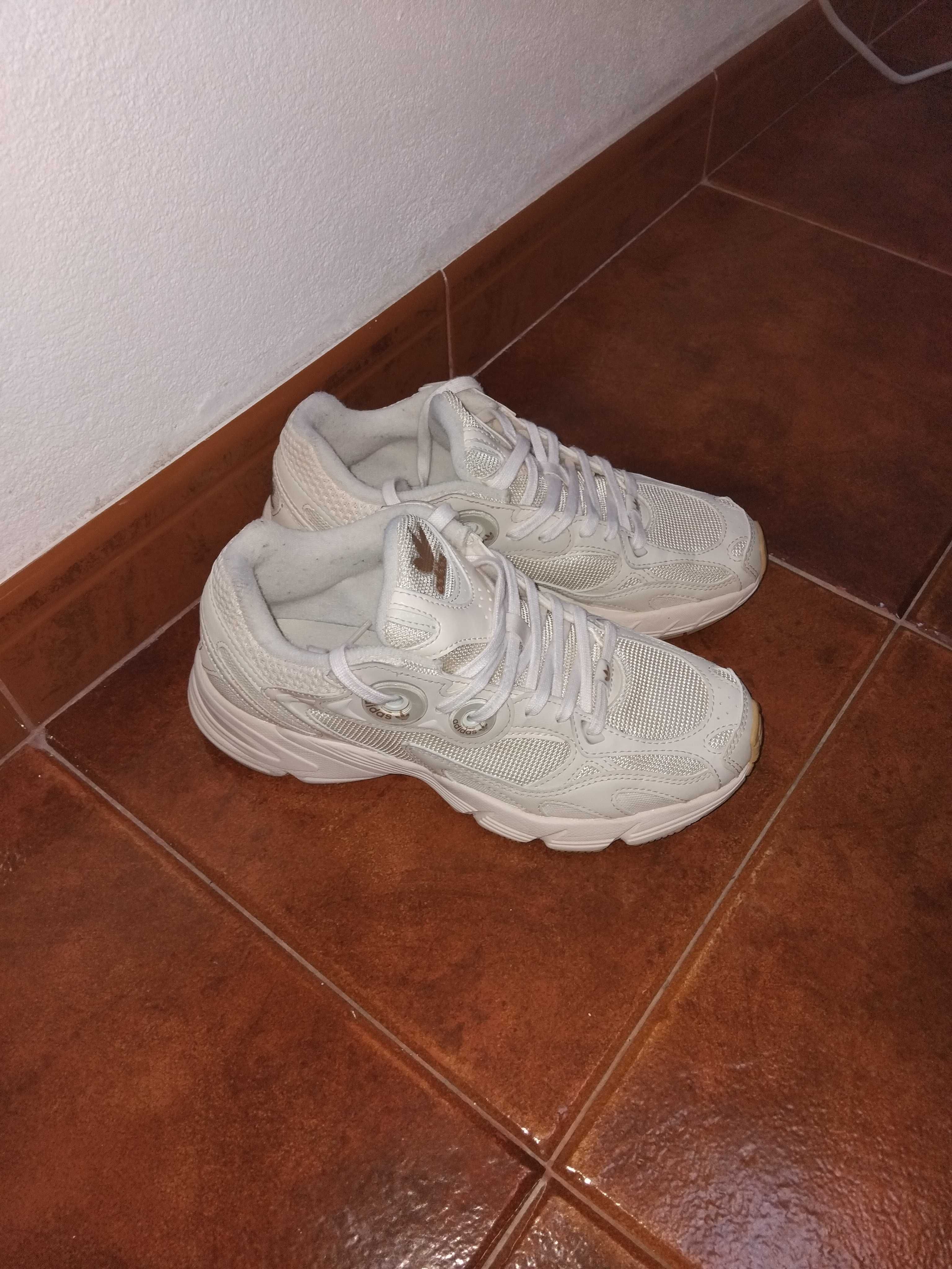Sapatilha Adidas