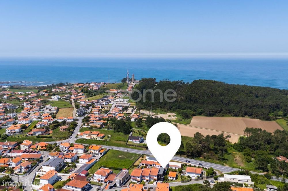 Moradia Ind. T3 Semi-Nova com Piscina em Carreço, Viana do Castelo