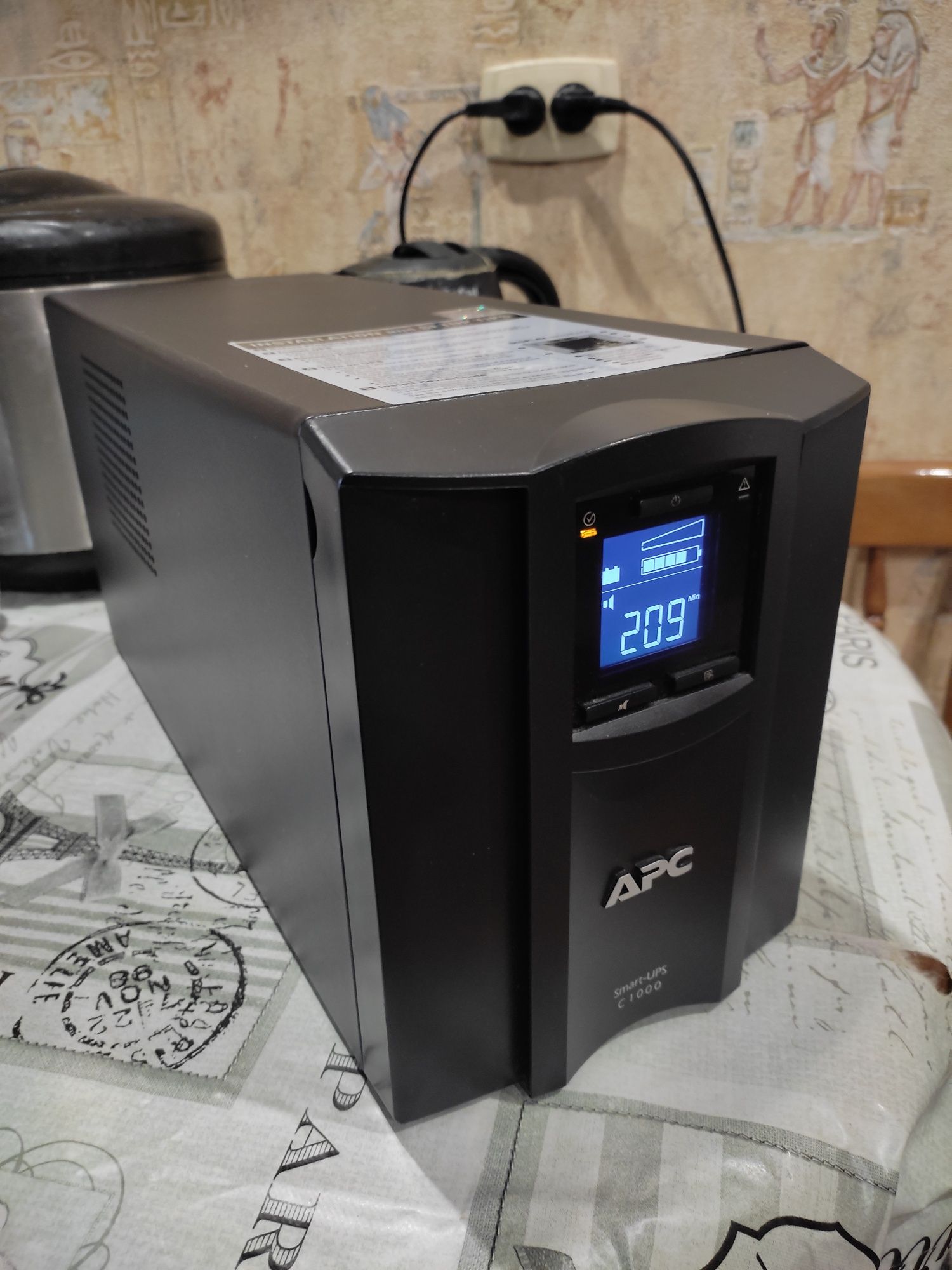 Джерело безперебійного живлення APC c1000