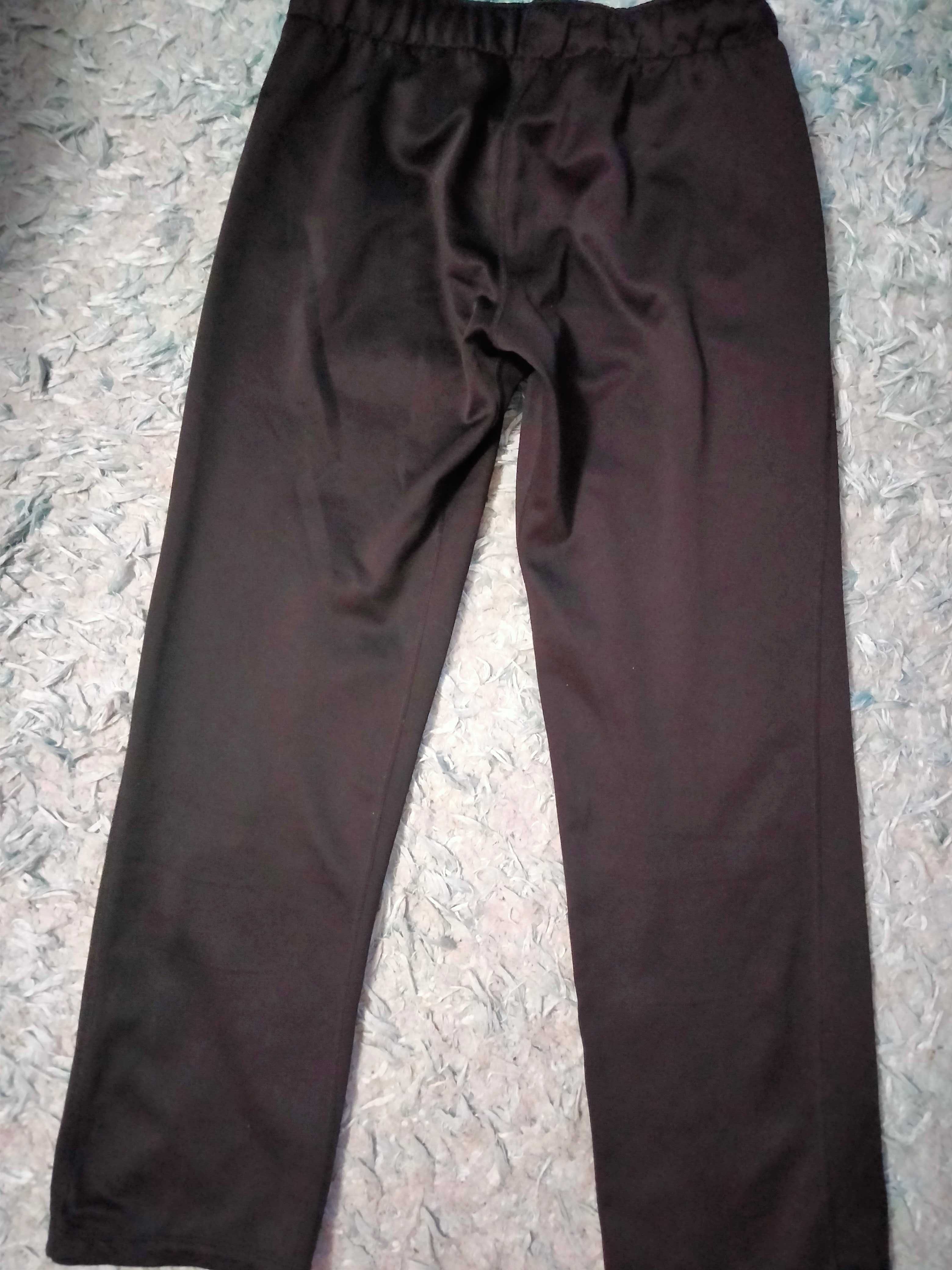 Klasyczne spodnie dresy Nike r.S