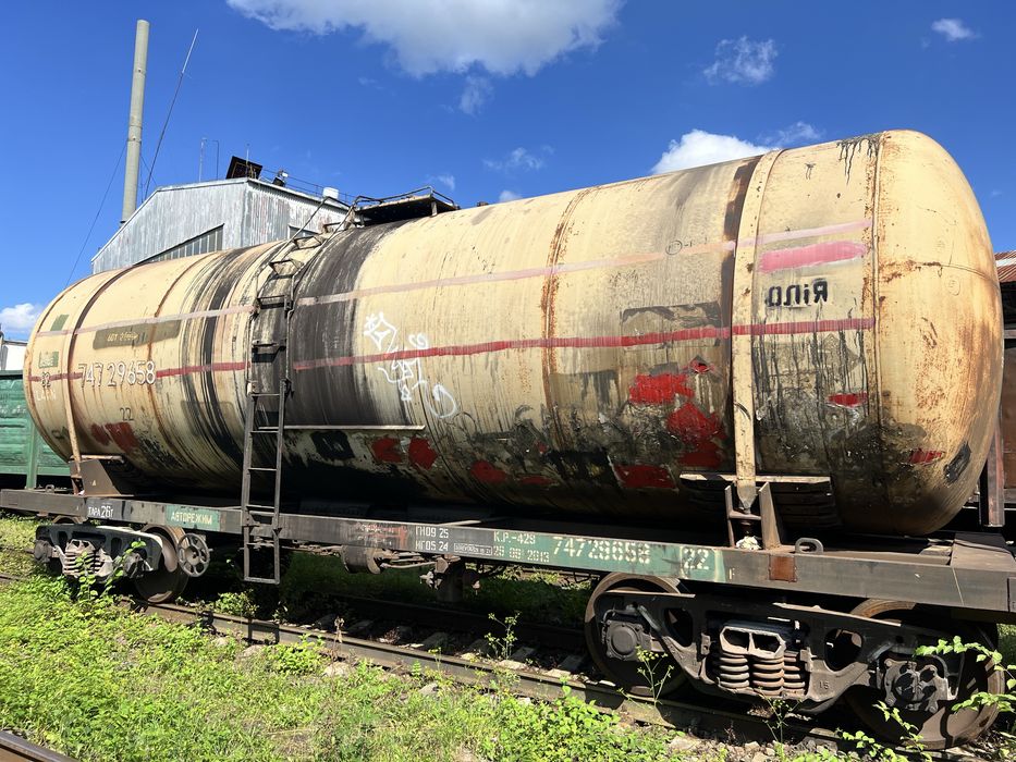 Цистерни, ємності 54 куб.м., 63 куб.м., 73 м3, 86 м.куб.