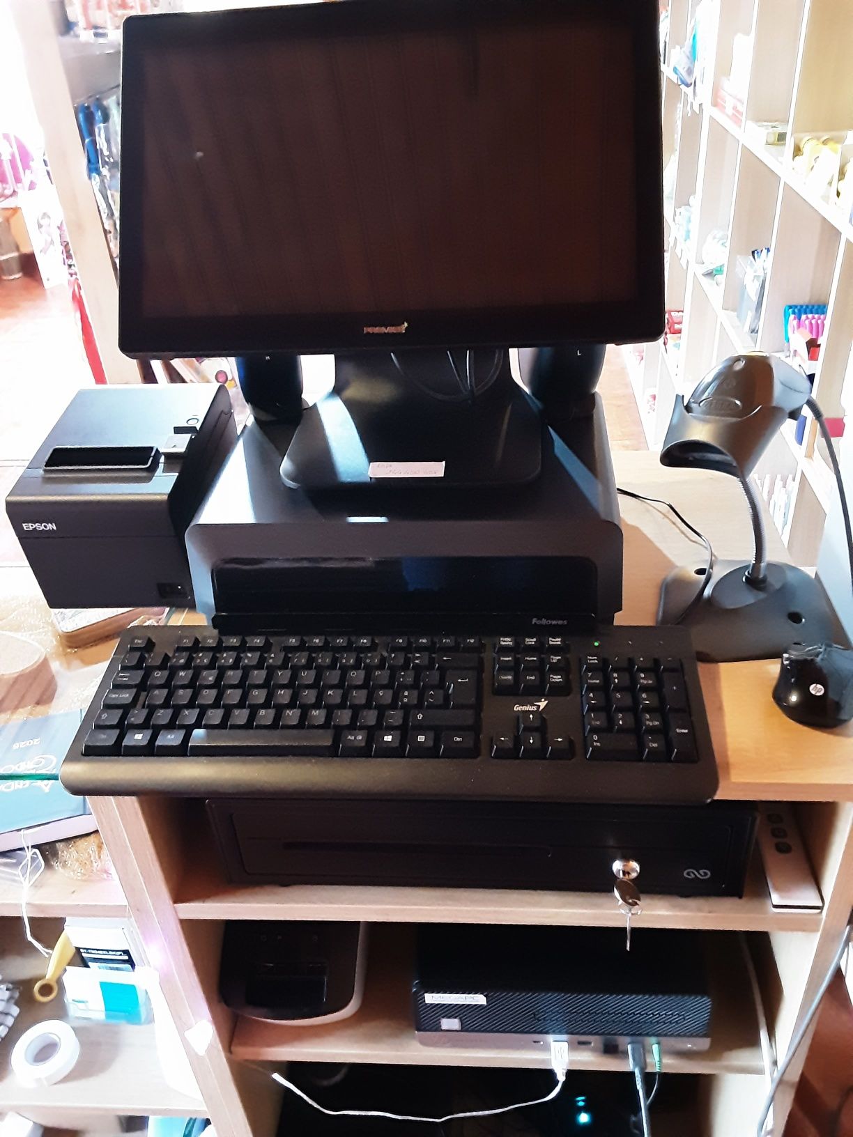 Conjunto de Equipamento Informático para Estabelecimentos Comerciais