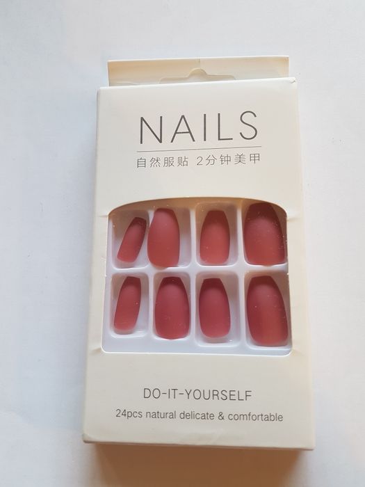 Tipsy na paznokcie różowe