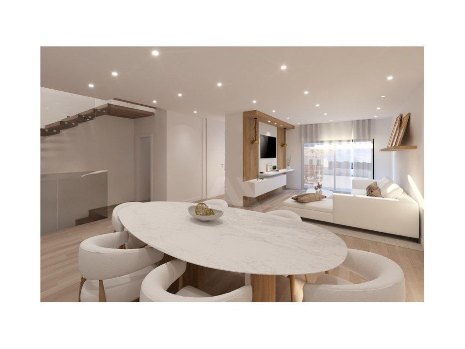 Moradia T4 + 1 em São Pedro do Estoril a 5 Minutos da Praia