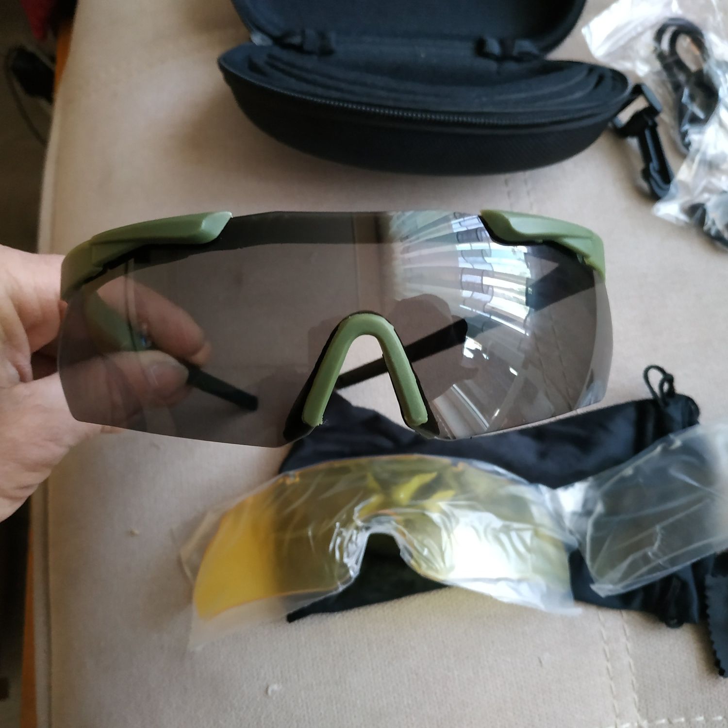 Тактические очки со сменными стеклом в кофре, новые