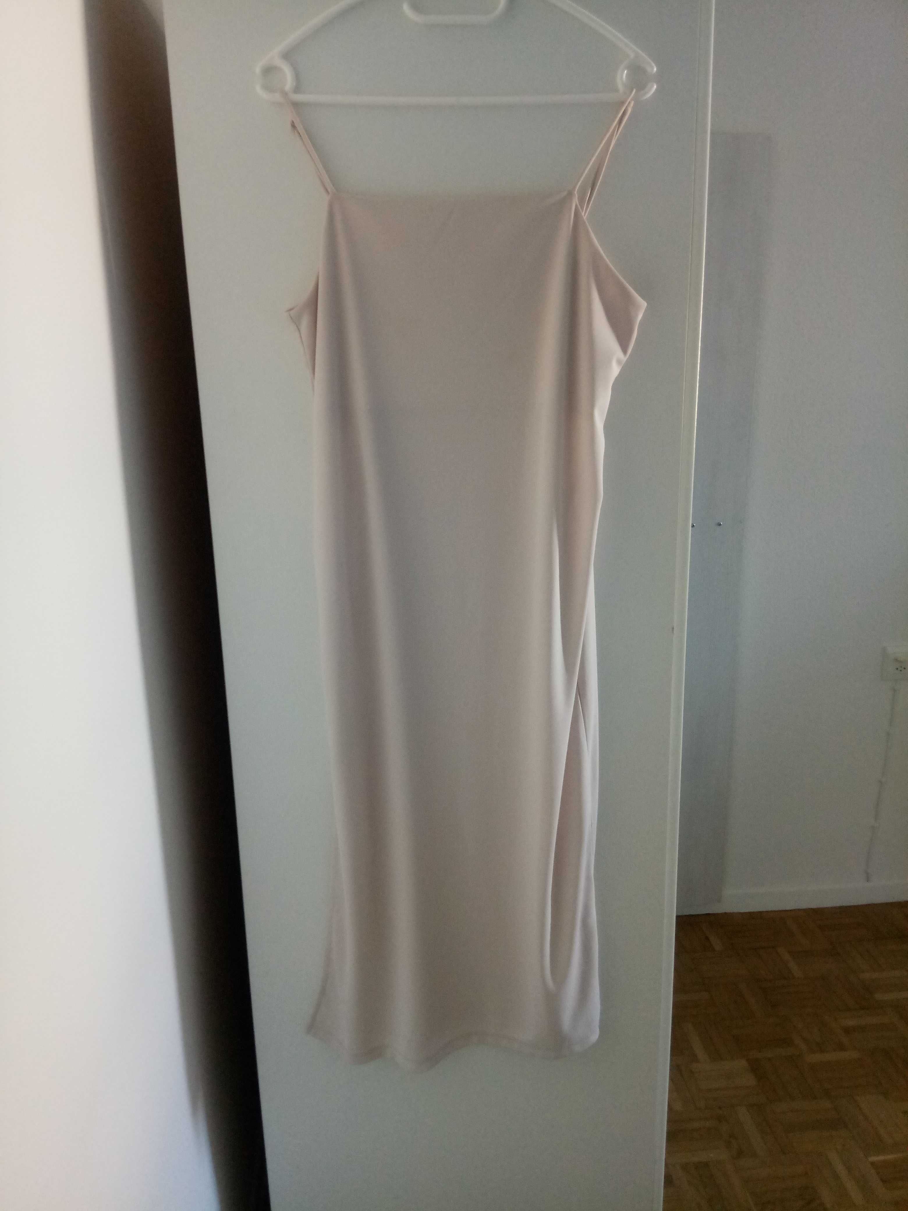 Женское платье H&M молочного цвета, размер М