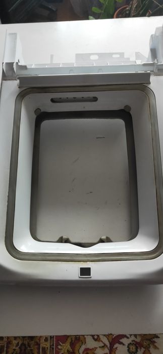 Верхняя панель indesit