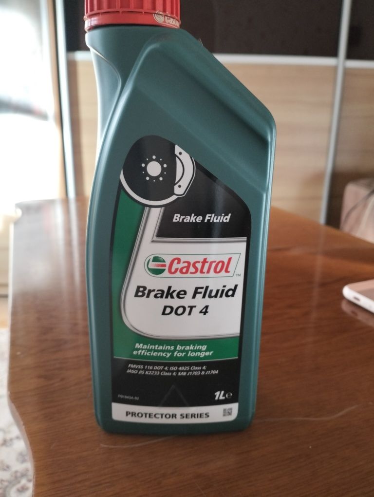 Тормозная жидкость Гальмiвна рідина Castrol Brake Fluid DOT 4 1 л