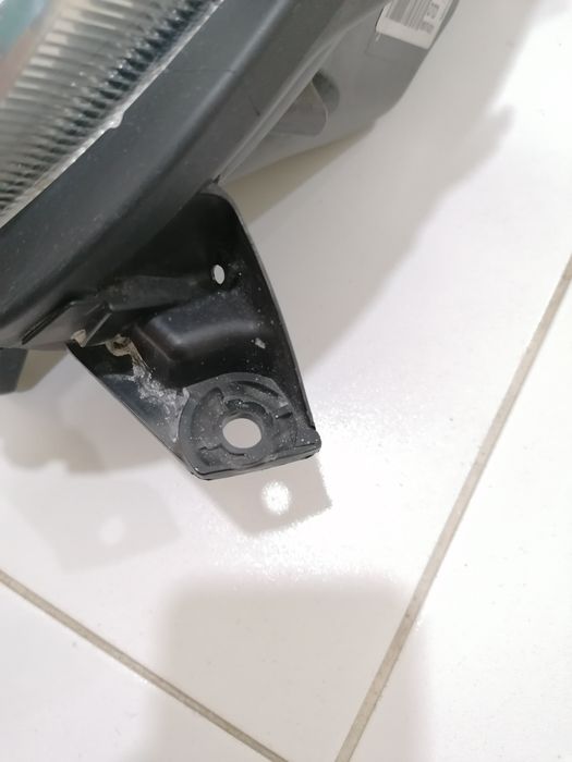 Óptica direita Nissan Micra III k12