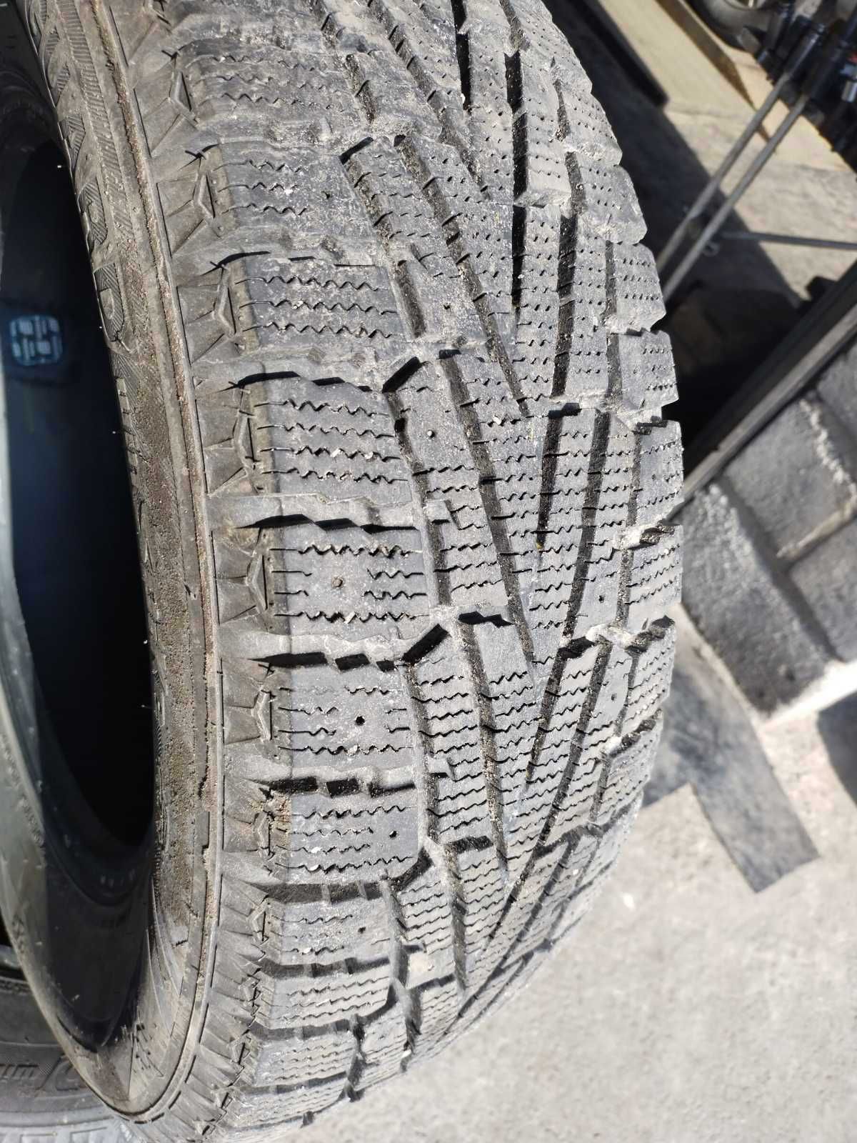 Шини зимові NEXEN WinGuard WinSpike suv 215/70 R16 100T   (M+S)