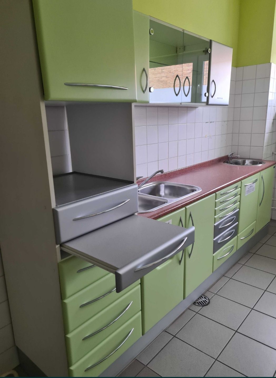Meble do gabinetu salonu kosmetycznego zabiegowego