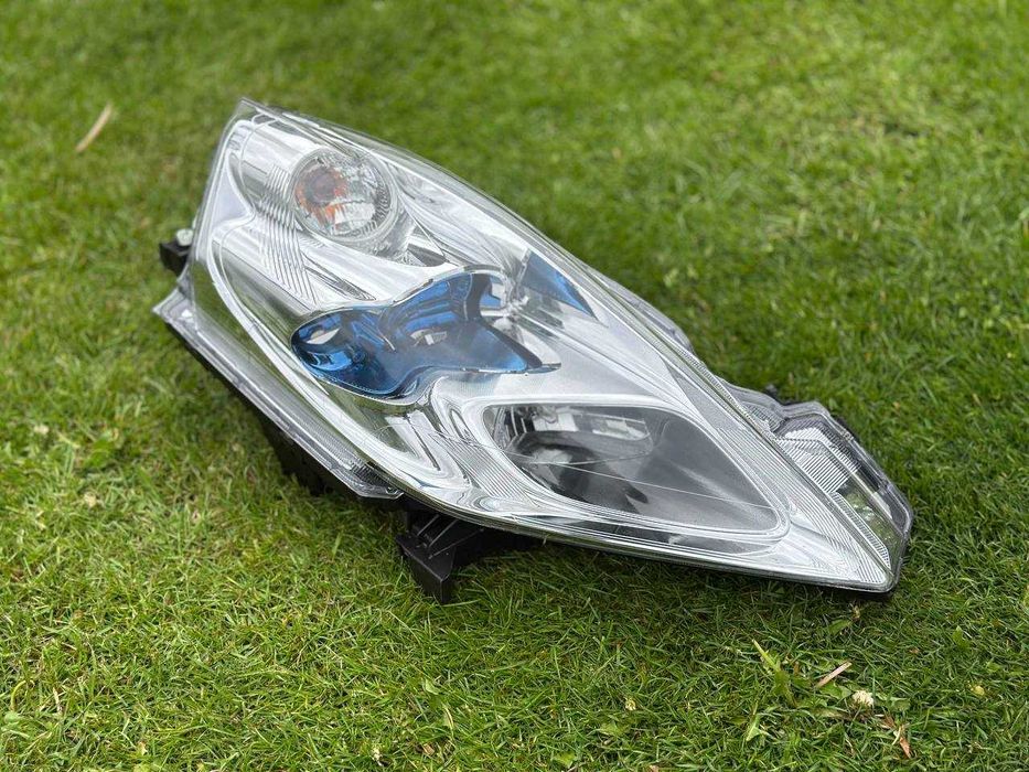 Фара передняя правая в сборе Nissan Leaf AZEO 11-17 LED - 260103NF5A