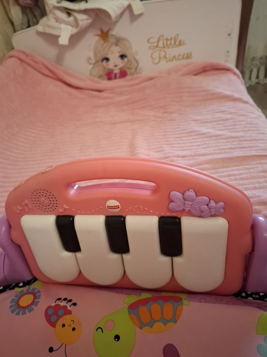 Розвивальний килимок піаніно від Fisher Price