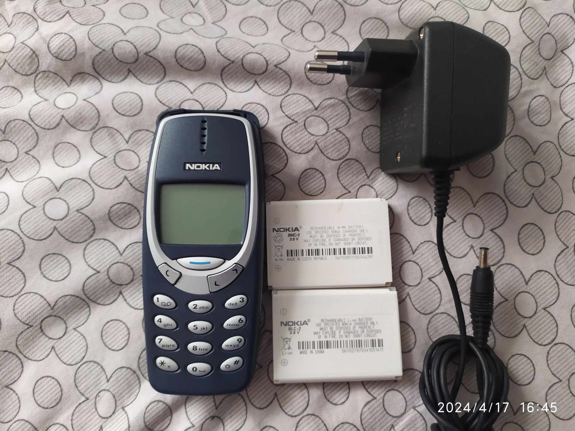 Nokia 3310 idealny stan 2 baterie kadowarka