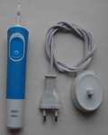 Зубная щетка Oral-B Vitality D100 PRO Cross Action с зарядкой