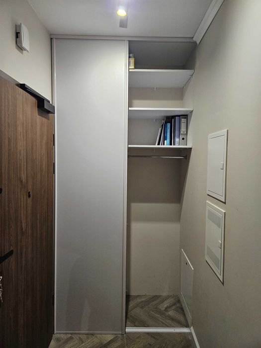 Szafy przesuwne na wymiar - zabudowy wnęk