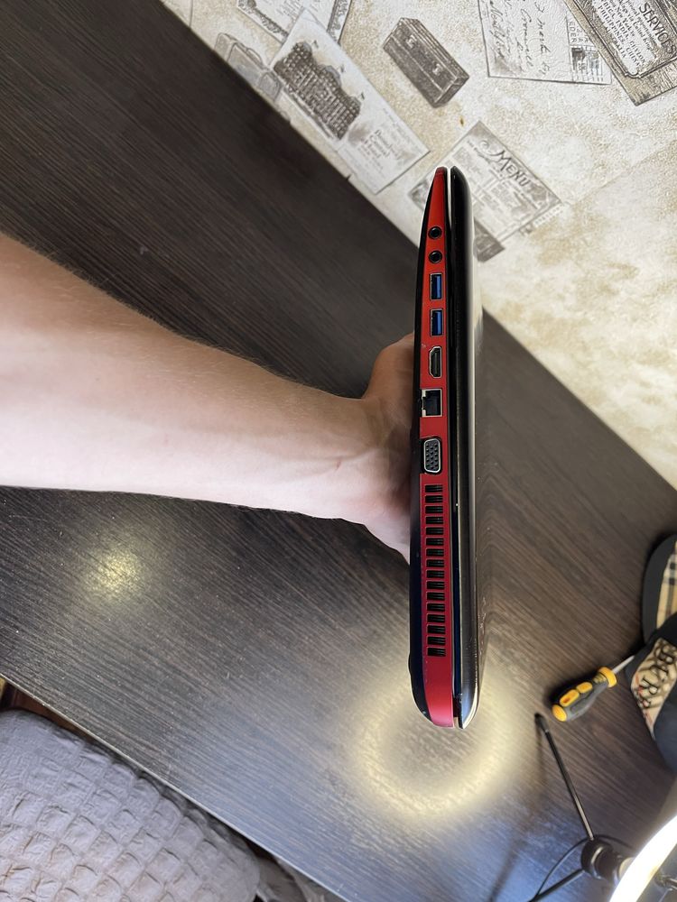 Игровой Toshiba qosmio X70 R9 = GTX 950
