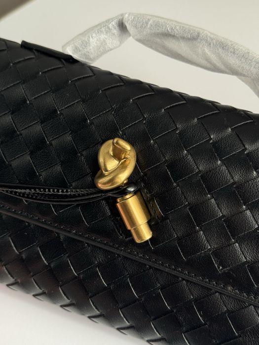 Сумка клатч Andiamo у стилі Bottega Veneta чорна шкіряна