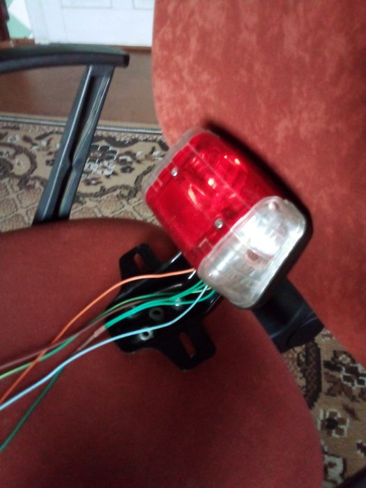 Задній стоп з поворотами 12v і з кріпленням номера