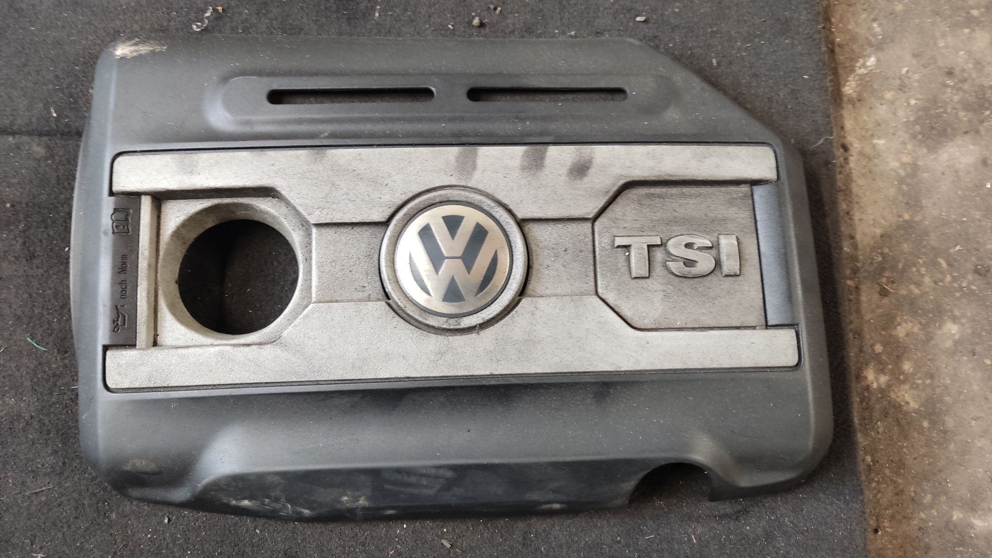 Osłona górna silnika pokrywa Volkswagen Passat B6 CC
