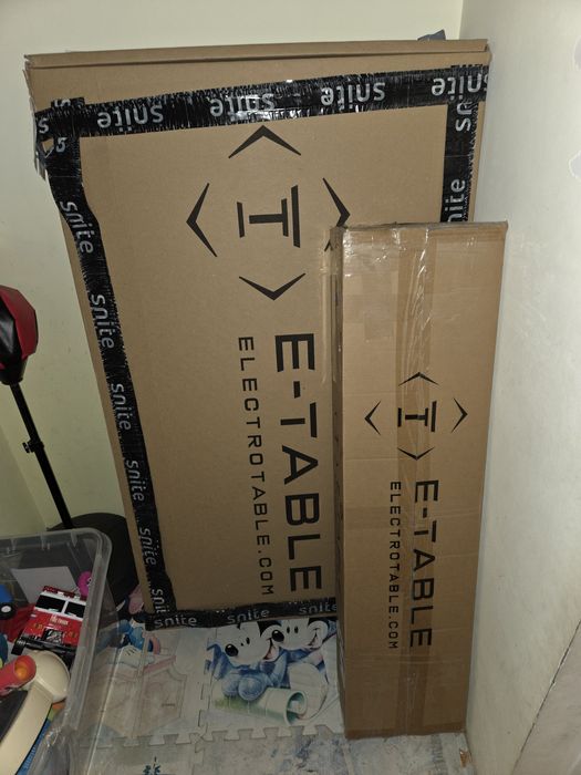 Стіл з регульованою висотою E-Table чорний 120×675 (стан відмінний)