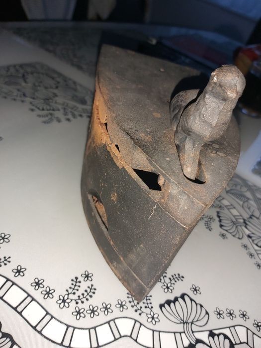 Stare żeliwne żelazko