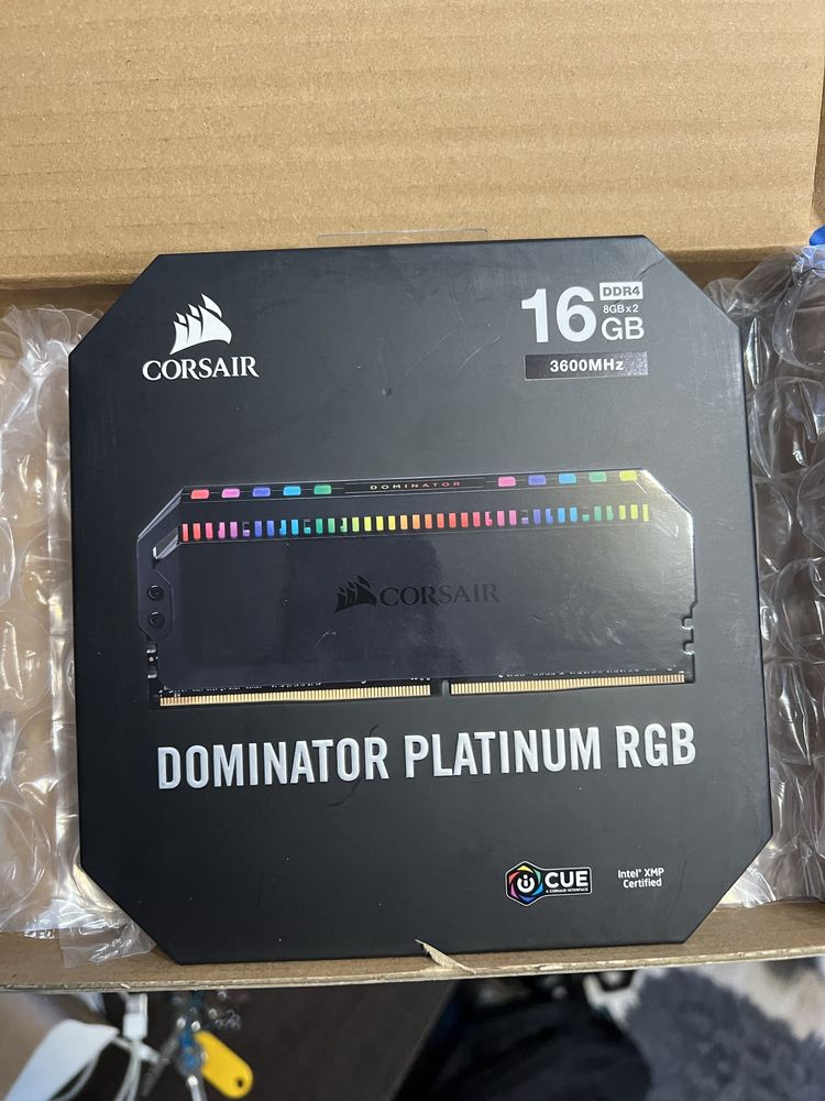 DOMINATOR PLATINUM RGB 16gb (2 x 8gb) DDR4 dram 3600MHz C18