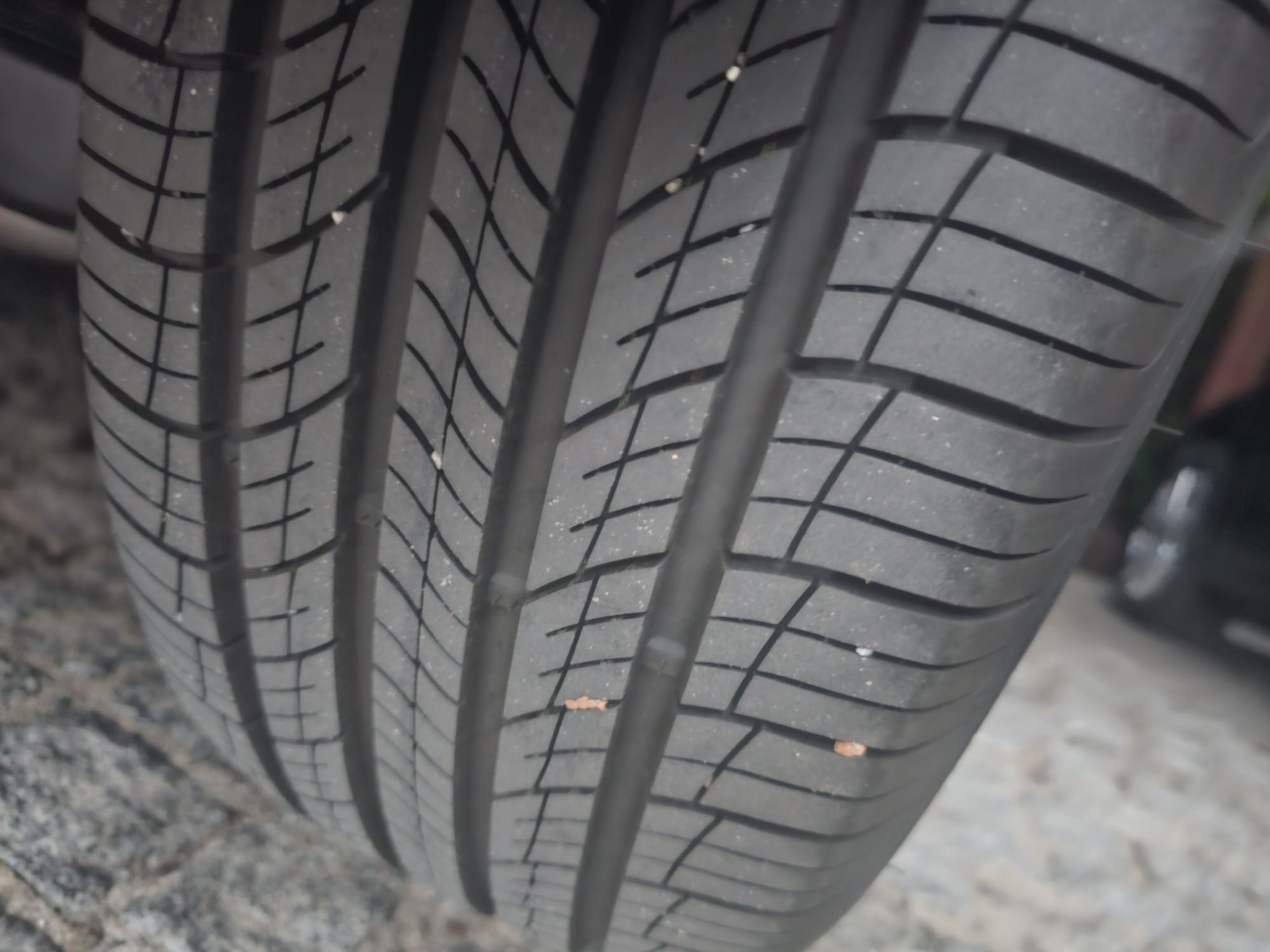 Opony Hankook Dynapro HP2 225|55x19 rok 2024-4 szt