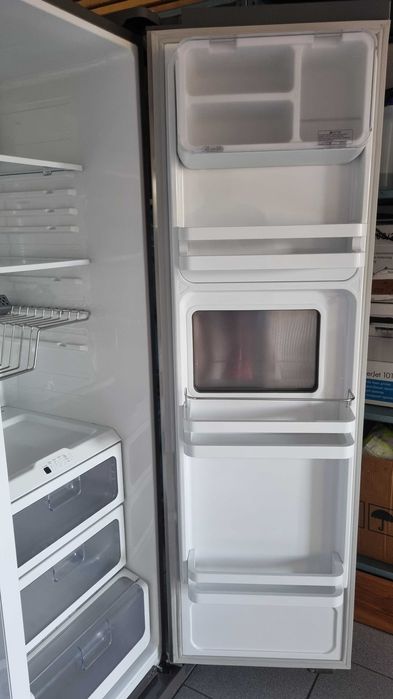 Sprzedam lodówkę Samsung side by side