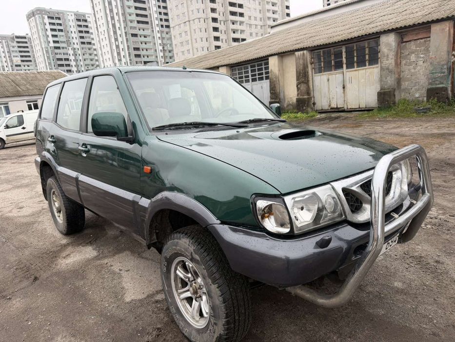 Nissan Terrano 2001рік 2,7дизель повний привід 4х4