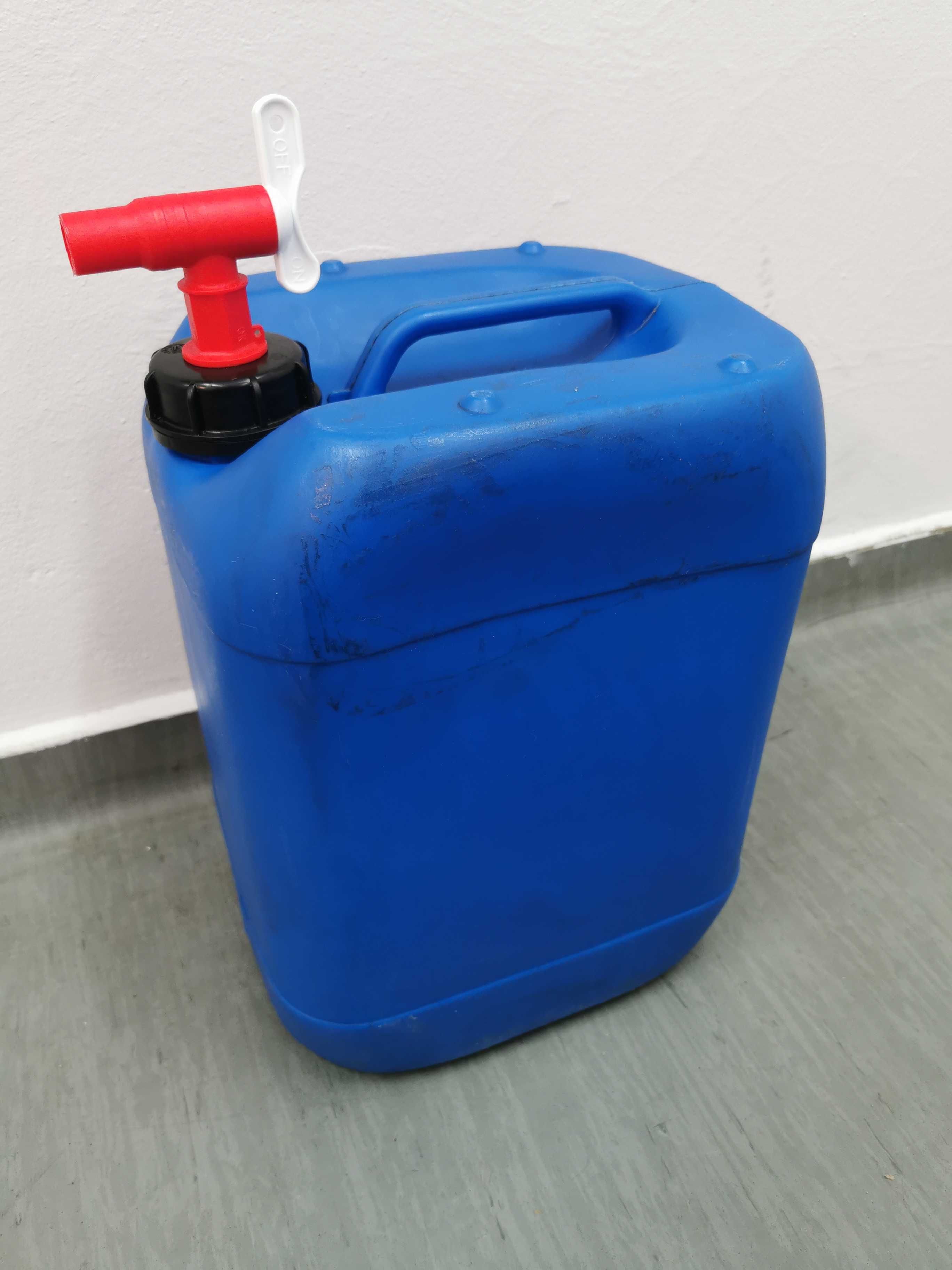 Pojemnik beczka z kranikiem 20 L